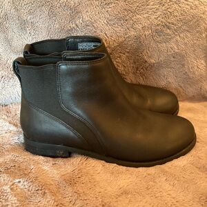 Vionic Thatcher Boots Women's Size 6 Black Leather Comfort Chelsea Ankle Booties